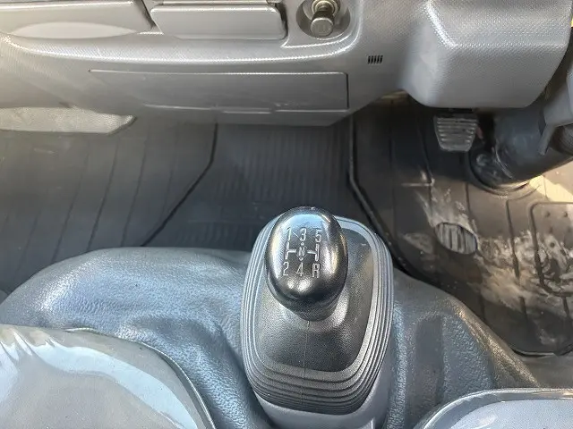 いすゞ エルフ TKG-NHR85A(2WD)の写真34