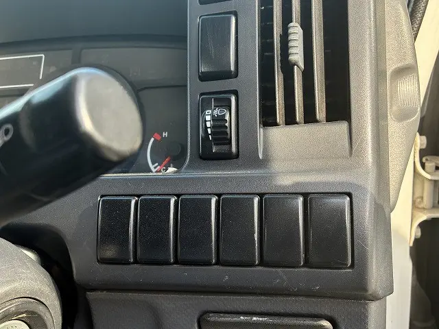 いすゞ エルフ TKG-NHR85A(2WD)の写真37
