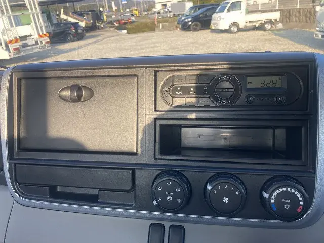 三菱 キャンター TPG-FEB50(2WD)の写真30