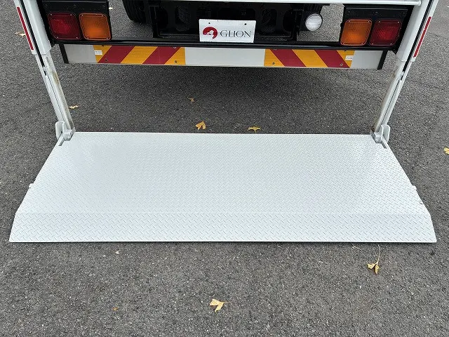 いすゞ フォワード TKG-FRR90S2(2WD)の写真14