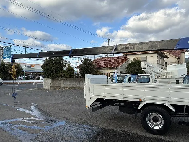 いすゞ フォワード TKG-FRR90S2(2WD)の写真16