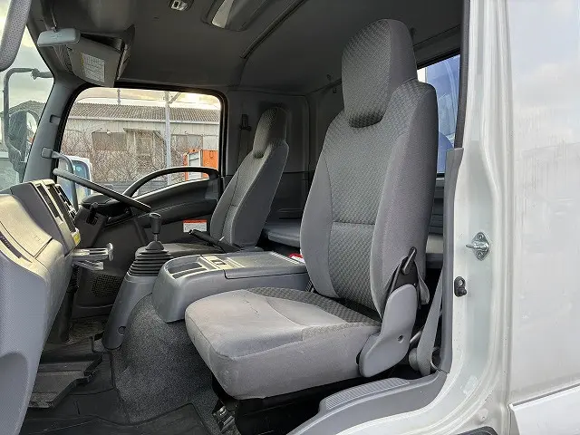 いすゞ フォワード TKG-FRR90S2(2WD)の写真32