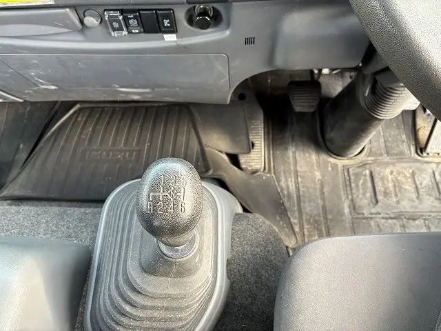 いすゞ フォワード TKG-FRR90S2(2WD)の写真43