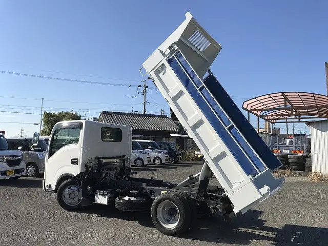 いすゞ エルフ 2RG-NKR88AT(2WD)の写真4