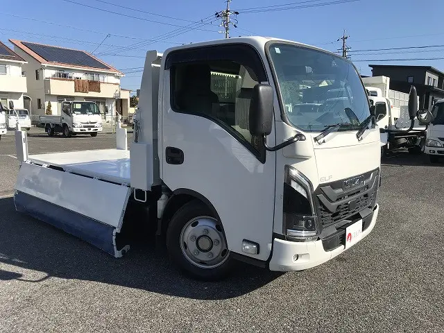 いすゞ エルフ 2RG-NKR88AT(2WD)の写真18