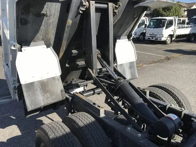 いすゞ エルフ 2RG-NKR88AT(2WD)の写真37