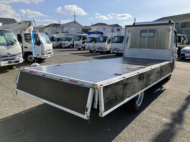 三菱 キャンター TPG-FEA50(2WD)の写真15