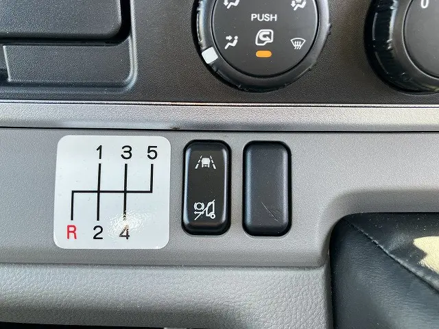 三菱 キャンター TPG-FEA50(2WD)の写真40