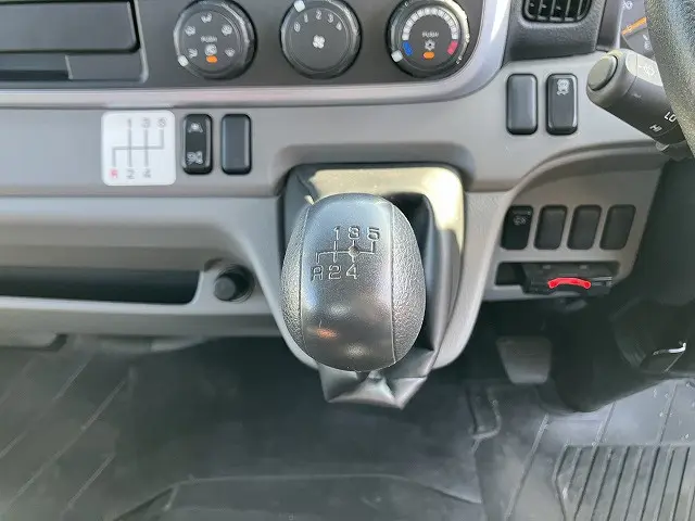 三菱 キャンター TPG-FEA50(2WD)の写真43