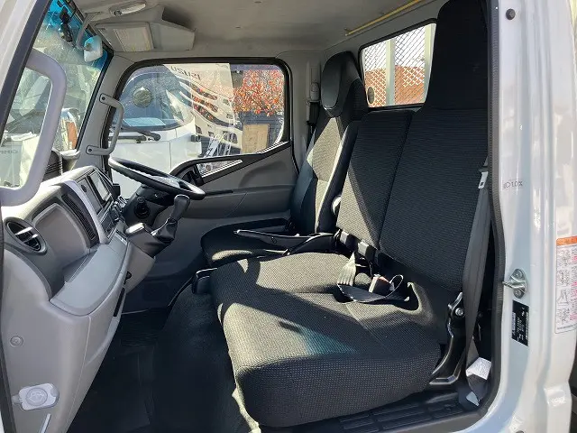 三菱 キャンター TPG-FEA50(2WD)の写真47