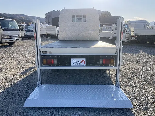 いすゞ エルフ TQG-NMR85AN(2WD)の写真10