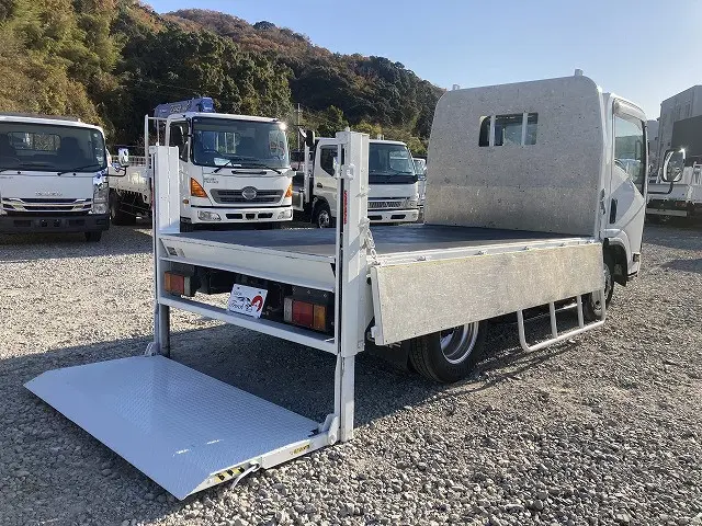 いすゞ エルフ TQG-NMR85AN(2WD)の写真11