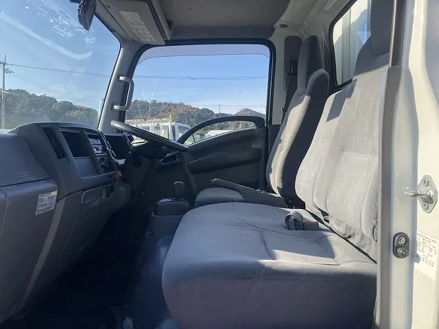 いすゞ エルフ TQG-NMR85AN(2WD)の写真29