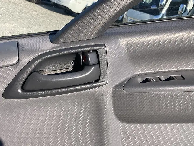 いすゞ エルフ TQG-NMR85AN(2WD)の写真37