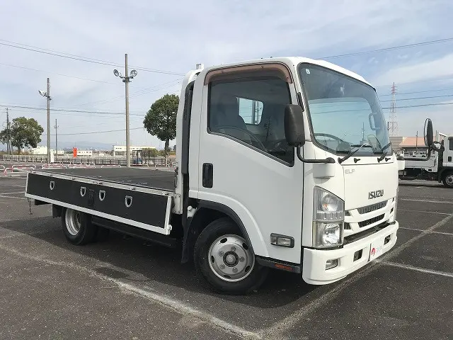いすゞ エルフ TRG-NPR85AR(2WD)の写真10