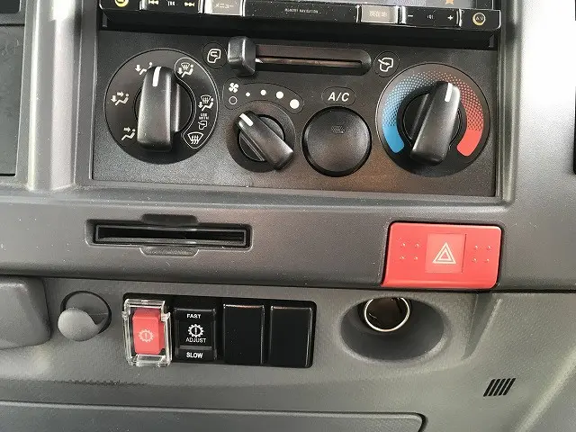 いすゞ エルフ TRG-NPR85AR(2WD)の写真28