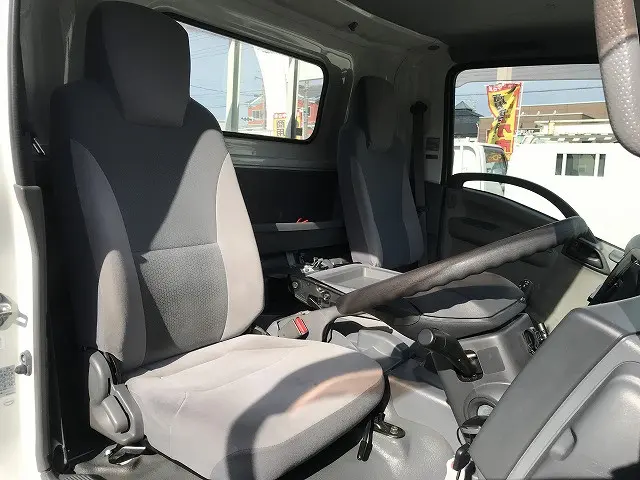 いすゞ エルフ TRG-NPR85AR(2WD)の写真35