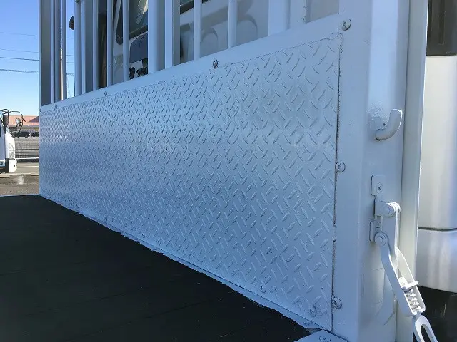 いすゞ フォワード ADG-FRR90K3S(2WD)の写真18