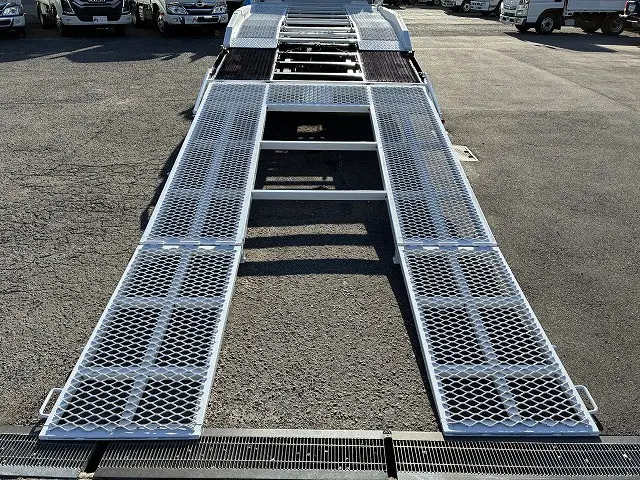 いすゞ エルフ SKG-NPR85YN(2WD)の写真9