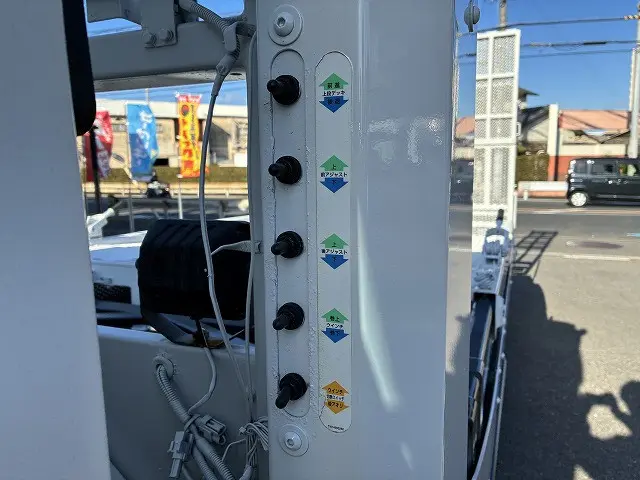 いすゞ エルフ SKG-NPR85YN(2WD)の写真12