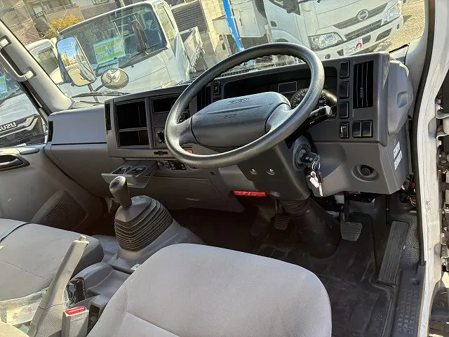 いすゞ エルフ SKG-NPR85YN(2WD)の写真31