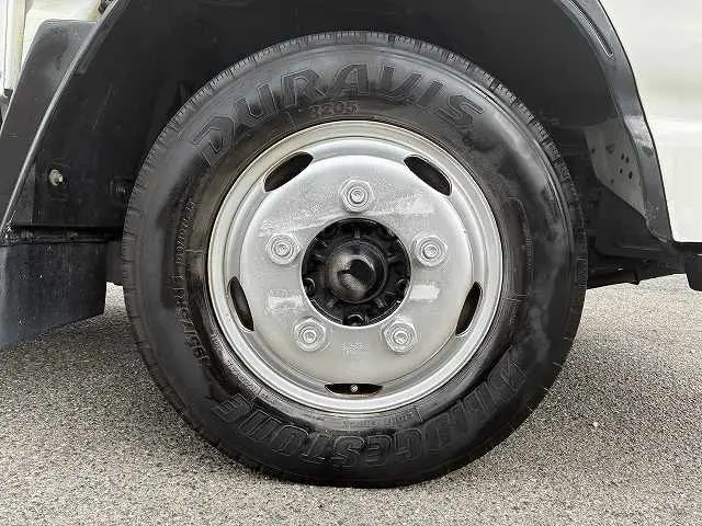 いすゞ エルフ BKG-NJR85A(2WD)の写真23