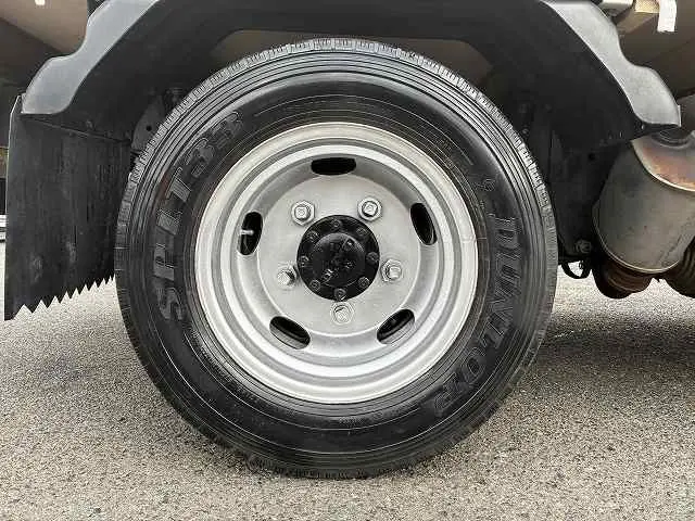 いすゞ エルフ BKG-NJR85A(2WD)の写真24