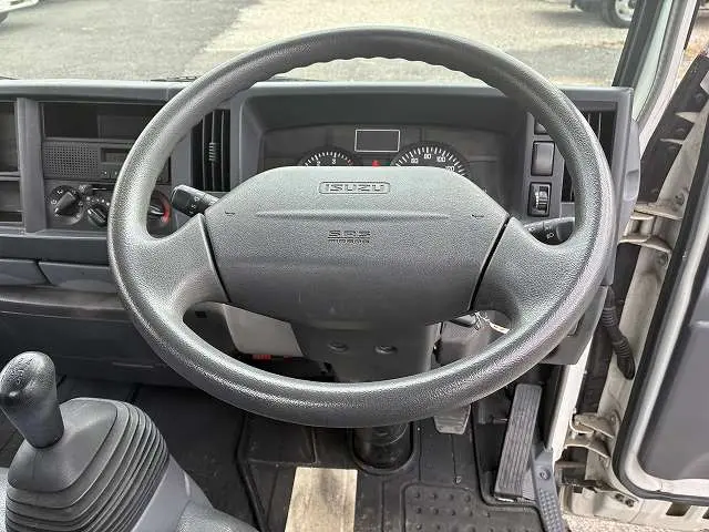 いすゞ エルフ BKG-NJR85A(2WD)の写真33