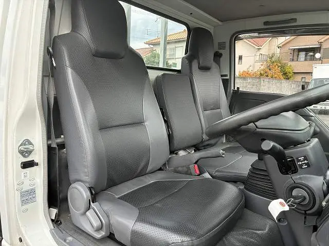 いすゞ エルフ BKG-NJR85A(2WD)の写真34