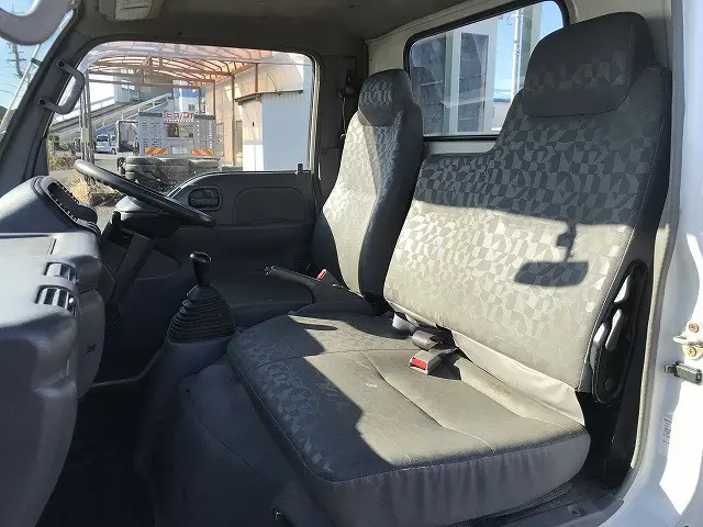 いすゞ エルフ KR-NHR69(2WD)の写真31