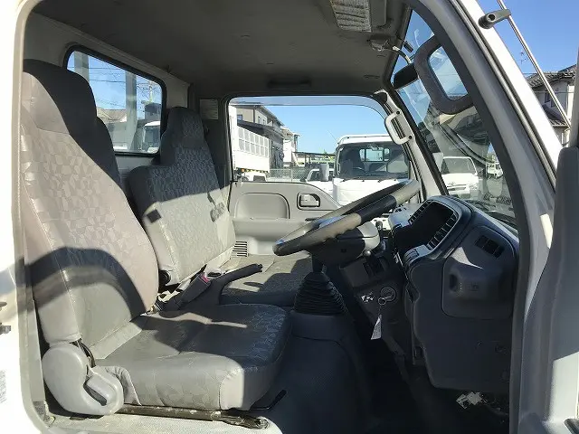 いすゞ エルフ KR-NHR69(2WD)の写真33