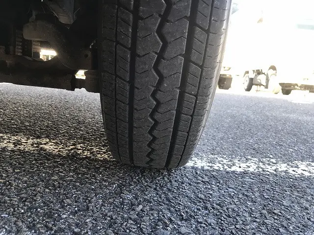 いすゞ エルフ KR-NHR69(2WD)の写真44