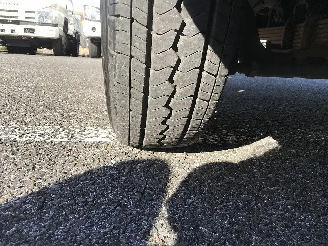 いすゞ エルフ KR-NHR69(2WD)の写真45