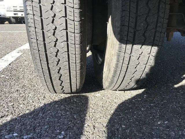 いすゞ エルフ KR-NHR69(2WD)の写真46