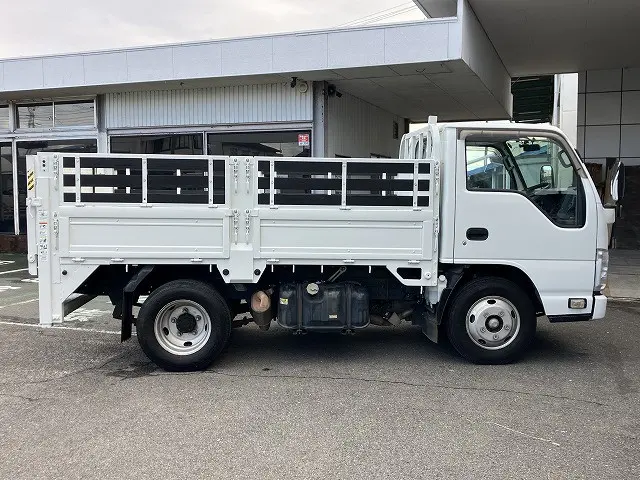 いすゞ エルフ BKG-NKR85A(2WD)の写真5