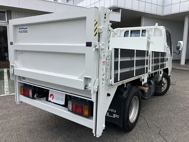 いすゞ エルフ BKG-NKR85A(2WD)の写真21