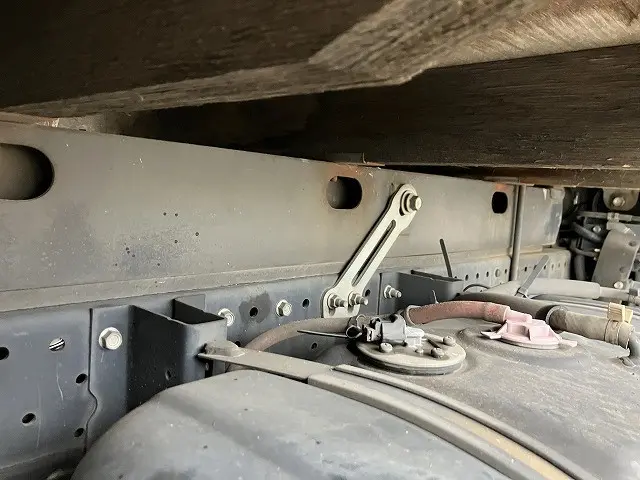 いすゞ エルフ BKG-NKR85A(2WD)の写真26