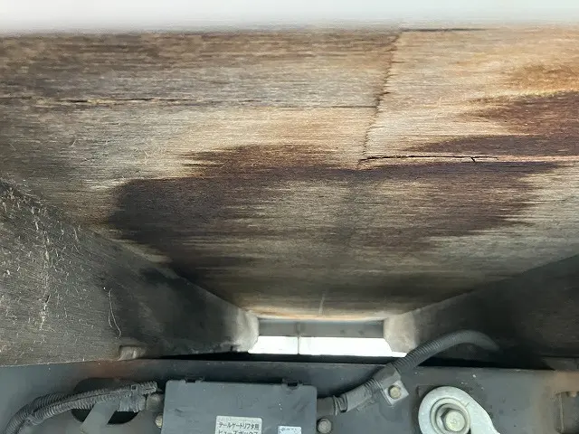 いすゞ エルフ BKG-NKR85A(2WD)の写真29