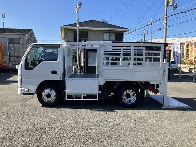 いすゞ フォワード TRG-NKR85A(2WD)の写真11