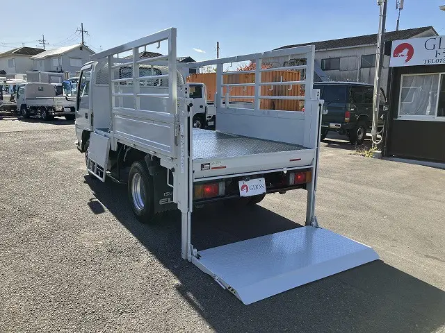 いすゞ フォワード TRG-NKR85A(2WD)の写真13