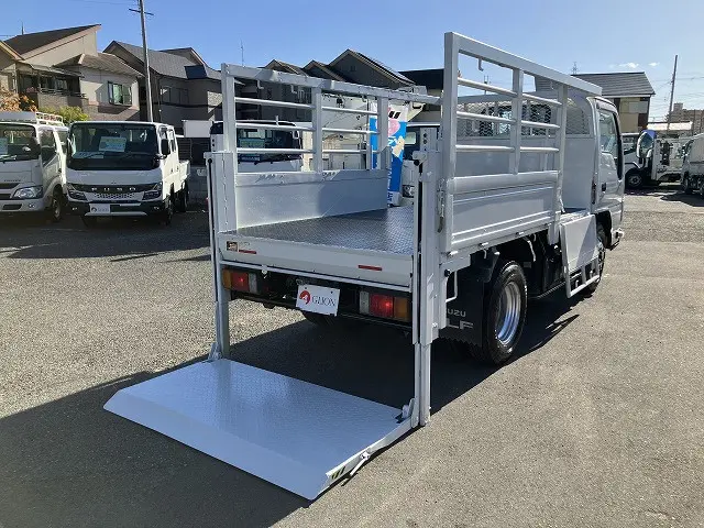 いすゞ フォワード TRG-NKR85A(2WD)の写真15