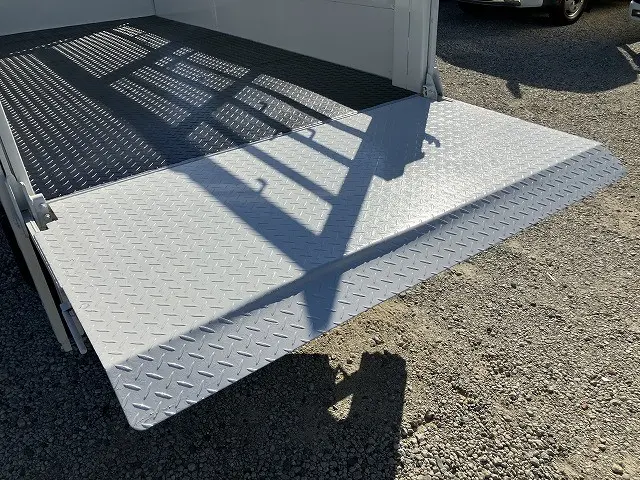 いすゞ フォワード TRG-NKR85A(2WD)の写真23