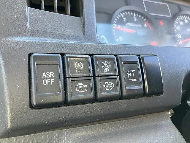 いすゞ フォワード TRG-NKR85A(2WD)の写真40