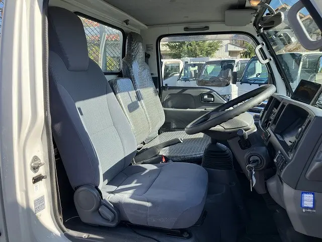 いすゞ フォワード TRG-NKR85A(2WD)の写真45