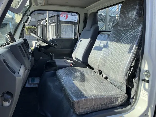 いすゞ フォワード TRG-NKR85A(2WD)の写真46