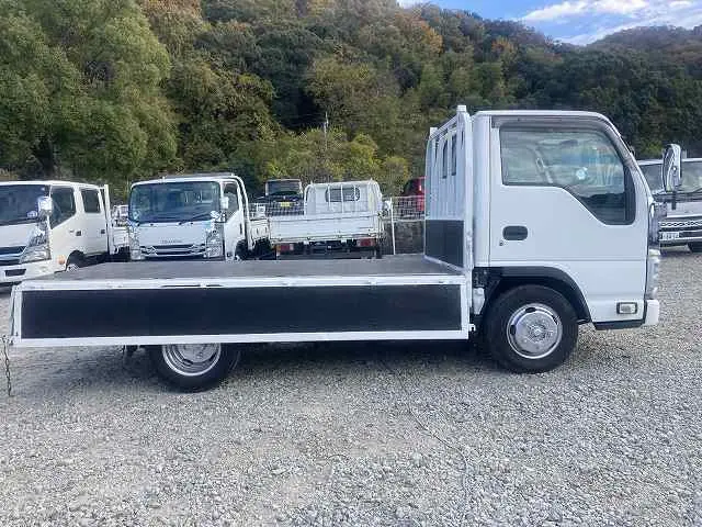 いすゞ エルフ TRG-NJR85A(2WD)の写真12