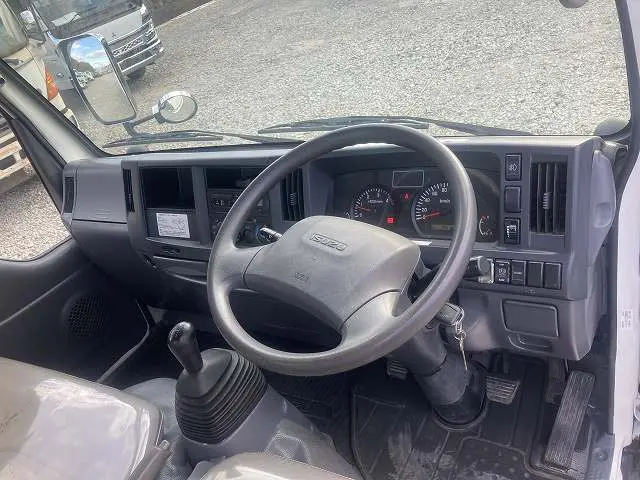 いすゞ エルフ TRG-NJR85A(2WD)の写真28