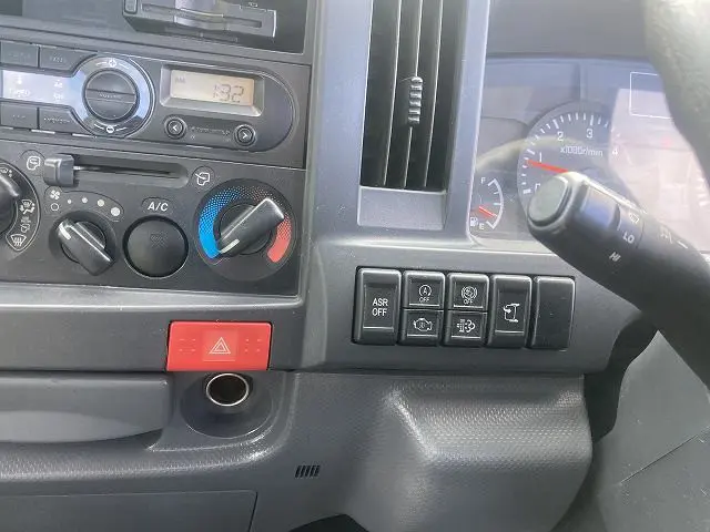 いすゞ エルフ TRG-NJR85A(2WD)の写真31