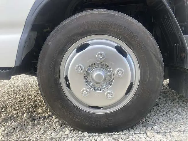 いすゞ エルフ TRG-NJR85A(2WD)の写真48