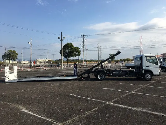 三菱 キャンター 2PG-FEB80(2WD)の写真5